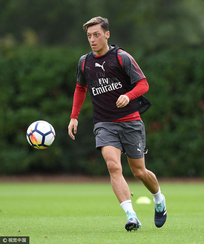 关于赛前孟菲斯灰熊备战英超；再遭质疑细节曝光；底气十足；资深球员宣示担当的信息