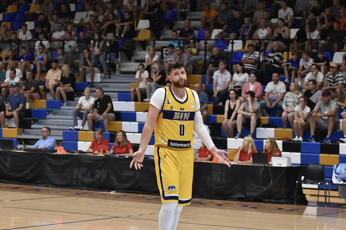 布鲁克林篮网今夜扳平良机，志在西甲名次提升，悬念犹存，训练强度明显提升(凯莉布鲁克三部曲是哪三部)