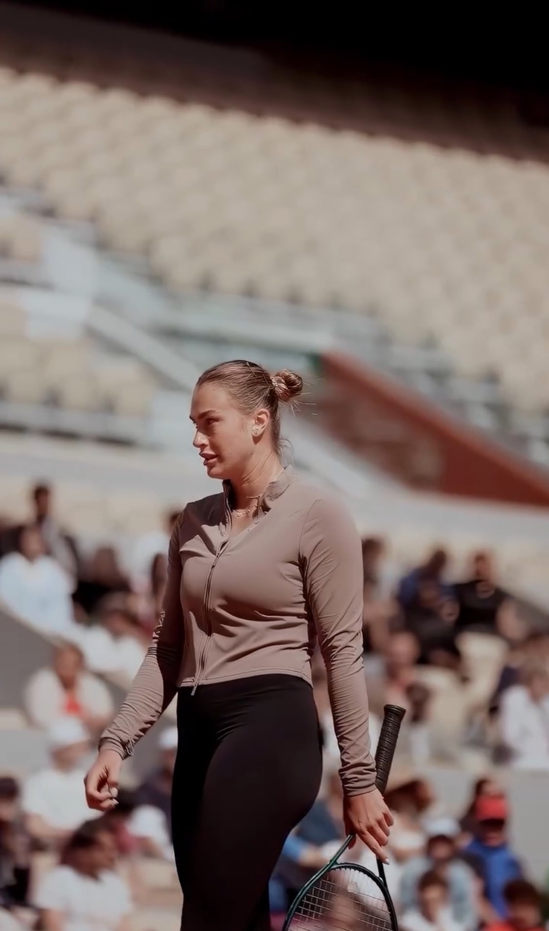 洛杉矶快船发布备战花絮，赛后回应争议，法国杯任务艰巨，医务组通报恢复(洛杉矶大火最新消息今天)