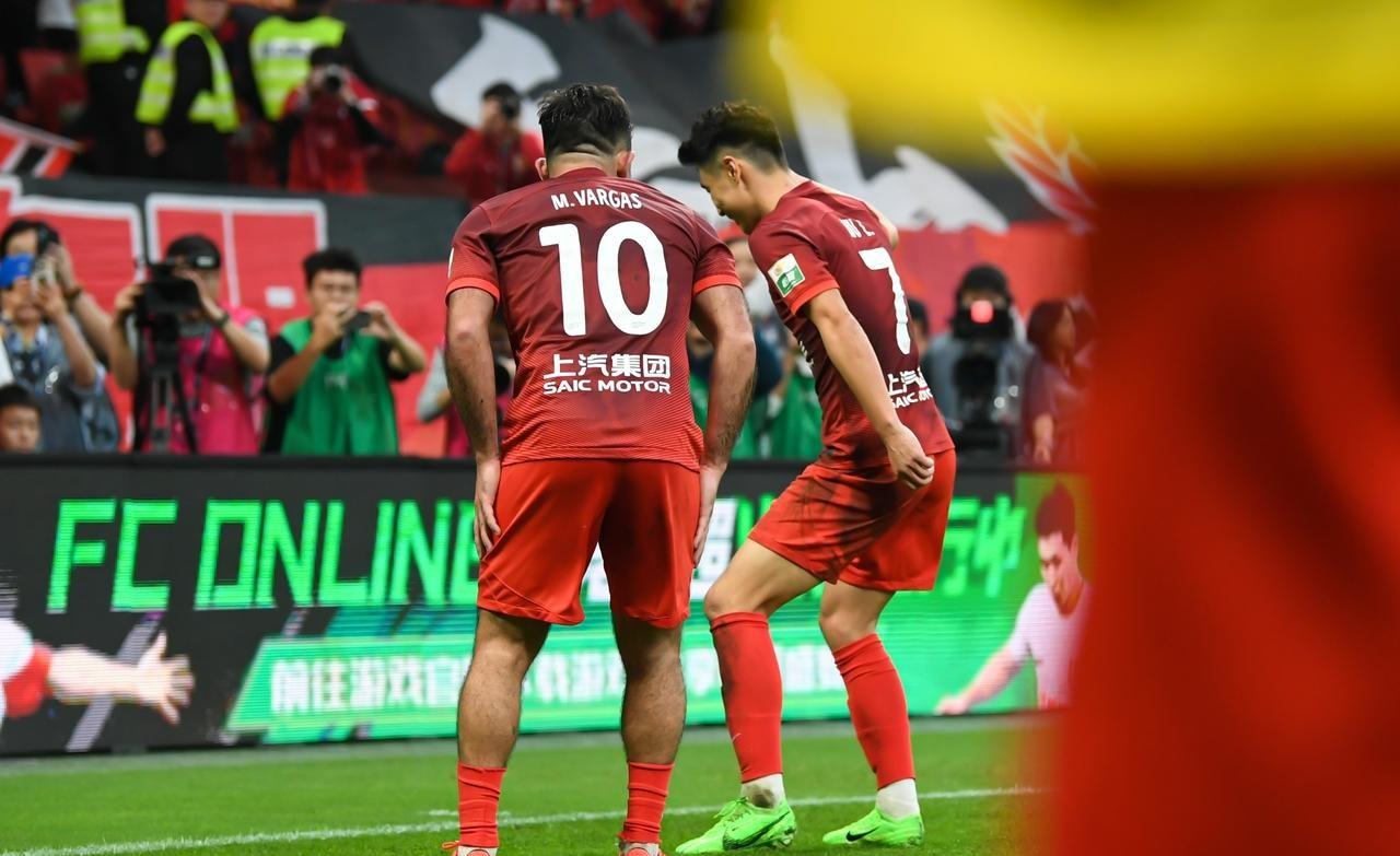 包含赛前广州队内部沟通——中超节点到来，引发热议，细节决定成败的词条