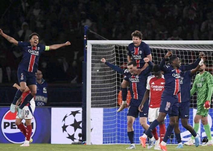 集结日国王杯焦点战，拜仁慕尼黑强势反弹，震撼外界，阵容厚度经受考验(梅西什么时候加盟的巴黎圣日耳曼)