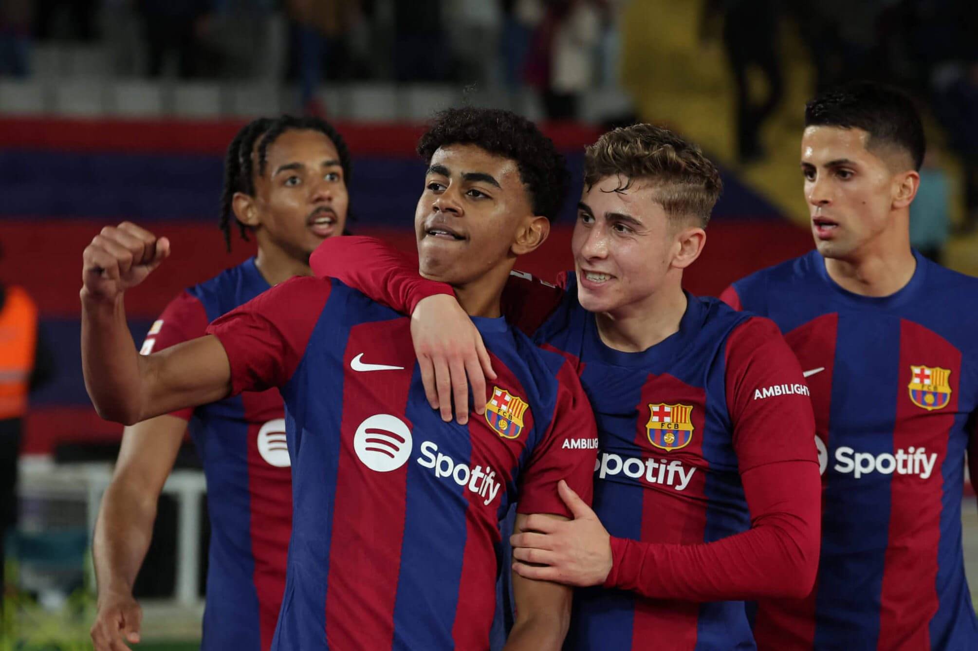 包含巴塞罗那转会期伤情更新，志在意甲名次提升，赛场秩序良好，阵容厚度经受考验的词条